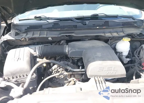 2018 Ram 1500 Big Horn 4X4 6'4 Box из США, поврежденный, VIN 1C6RR7GG2JS310656